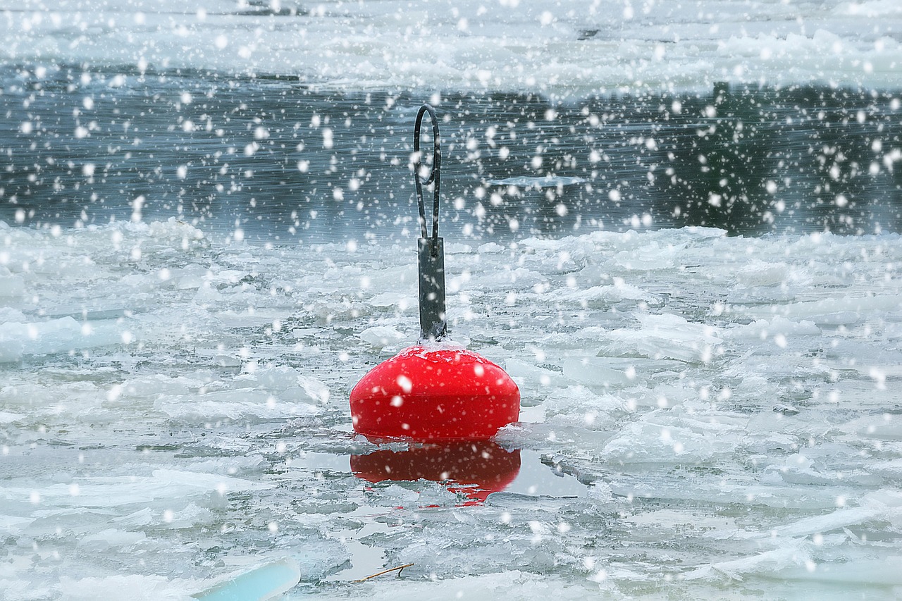 新一股冷空气来袭 多地迎雨雪降温，新冷空气来袭，多地雨雪降温齐袭